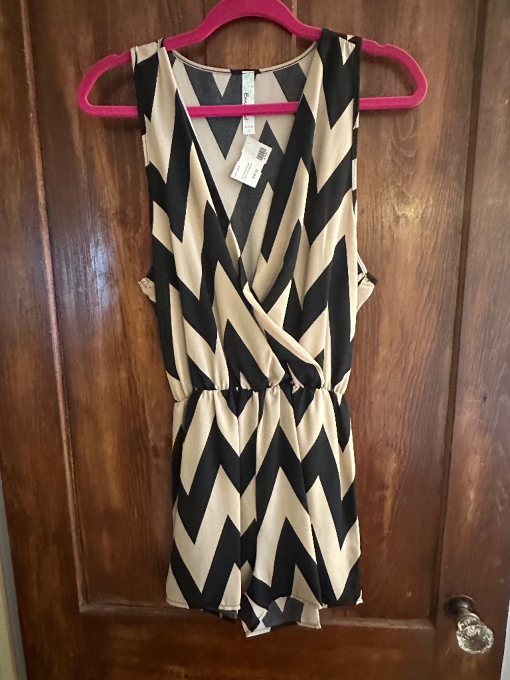 Women’s size small chevron printed romper black and taupe